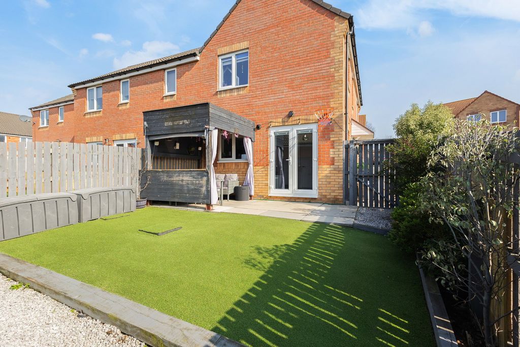 Property photo 3 of 25