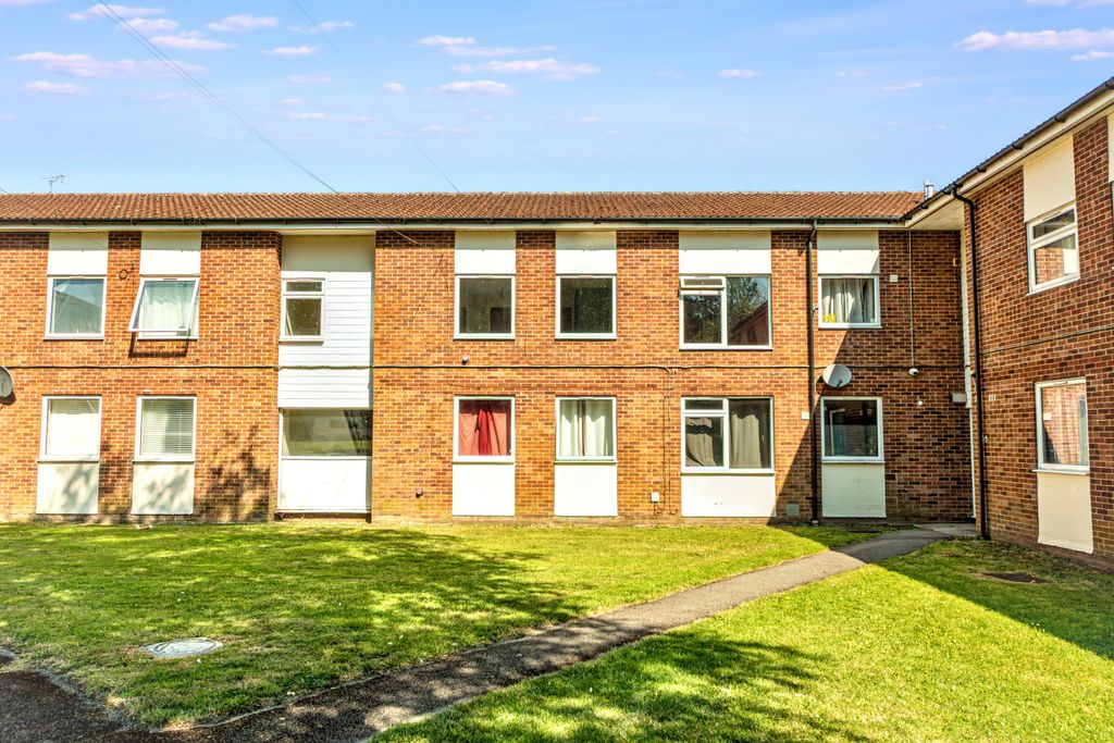 Property photo 1 of 13 63 Waiblingen Way, Devizes, Sn10 2Bw