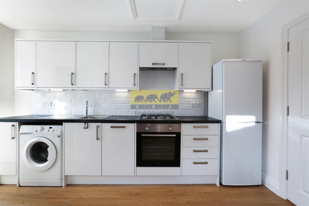 Property photo 2 of 11 Ach_8981.Jpg