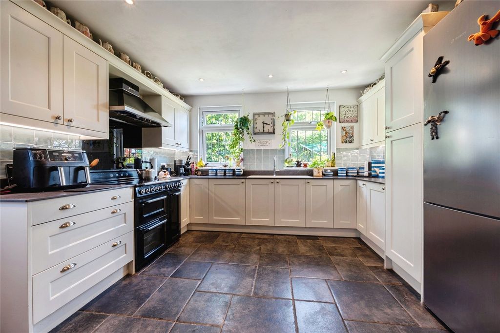 Property photo 3 of 31 Picture No. 81