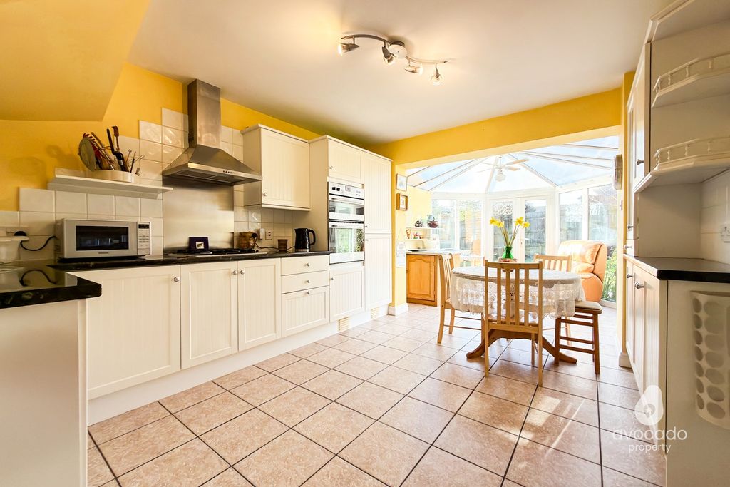 Property photo 2 of 17 4819664