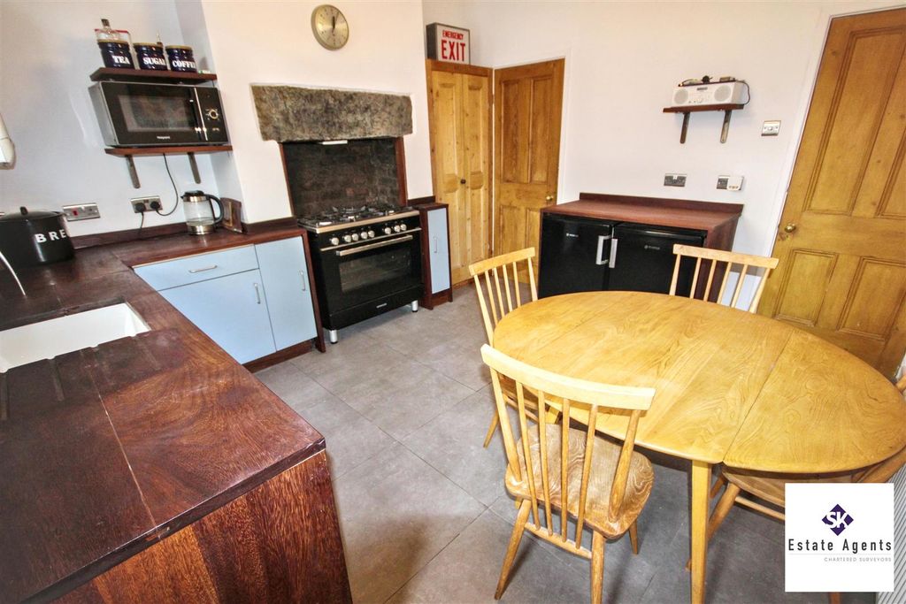 Property photo 3 of 16 Kitchen / Diner