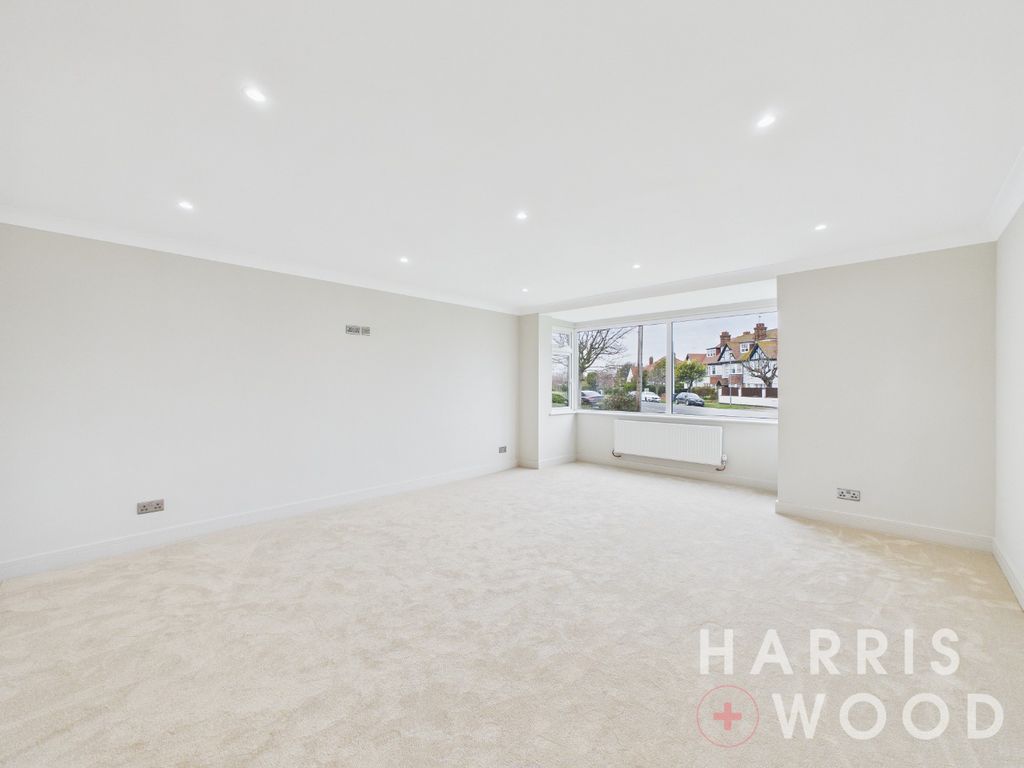 Property photo 2 of 23 4988622