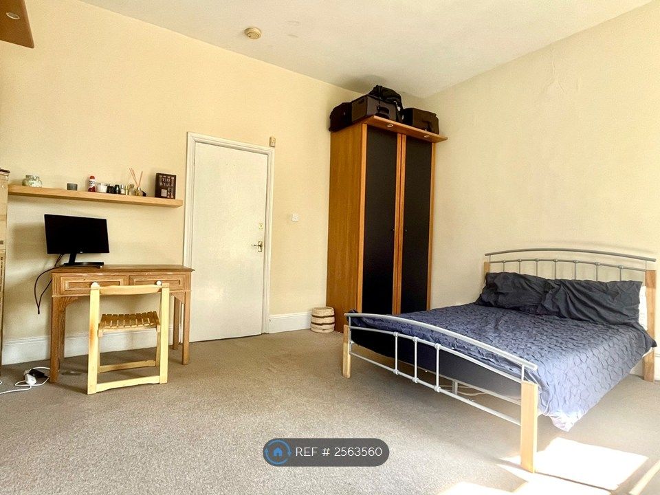 Property photo 3 of 6