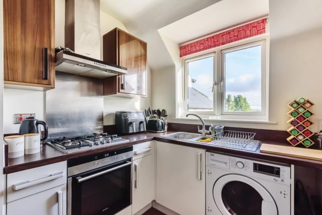 Property photo 2 of 11 Kitchen