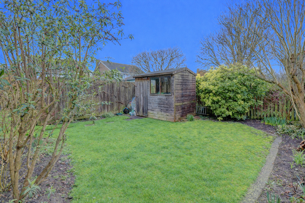 Property photo 2 of 17 Picture No. 27