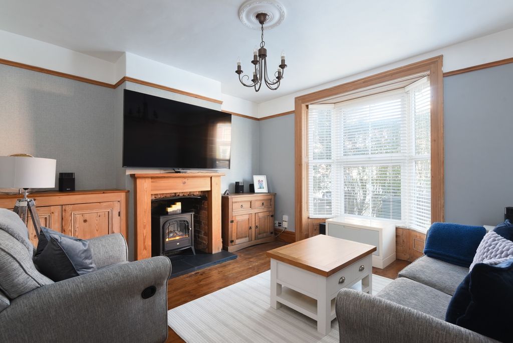 Property photo 2 of 19 4583826