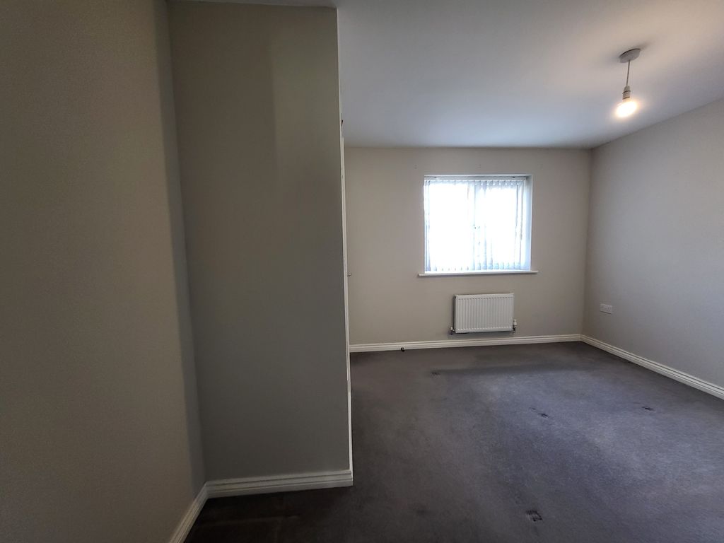 Property photo 3 of 11 Bedroom 1