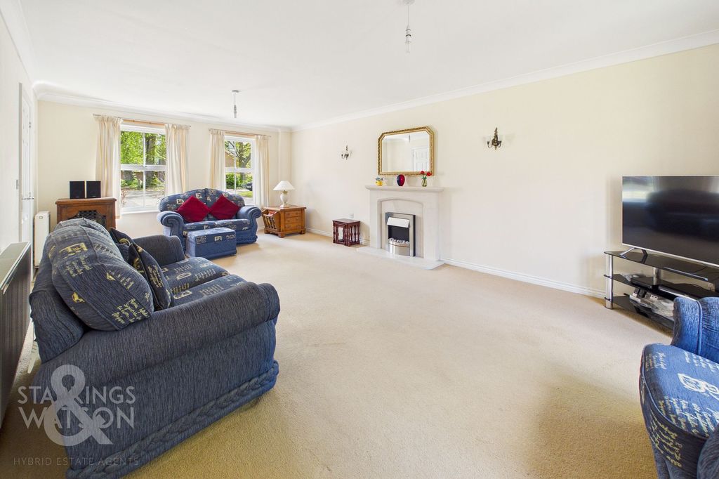 Property photo 2 of 29