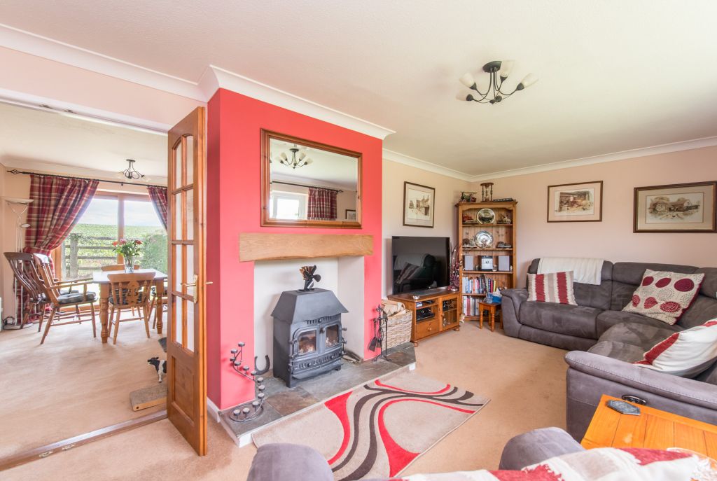 Property photo 2 of 31