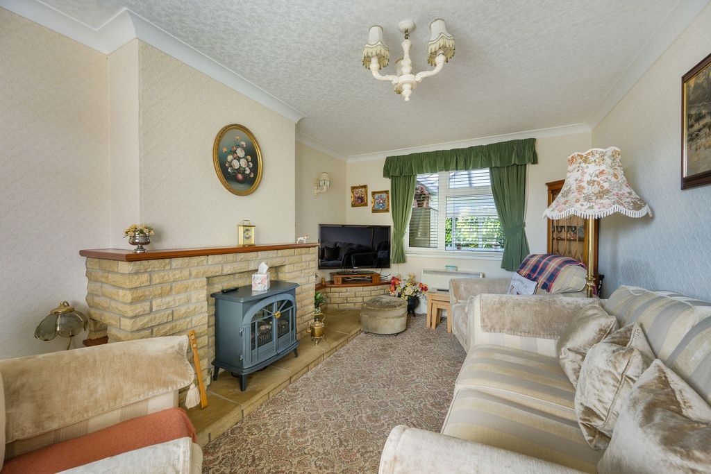 Property photo 3 of 23