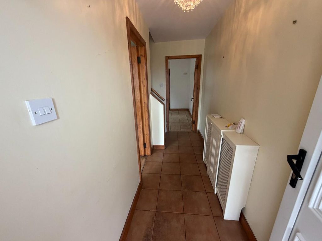 Property photo 2 of 19 Hallway