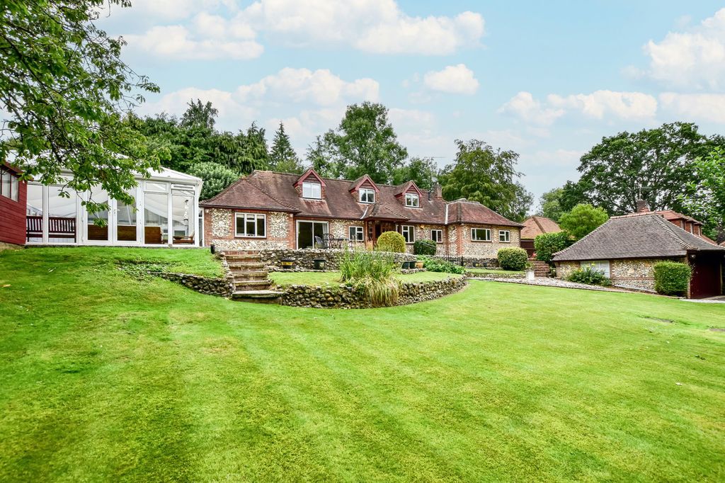 Property photo 1 of 25