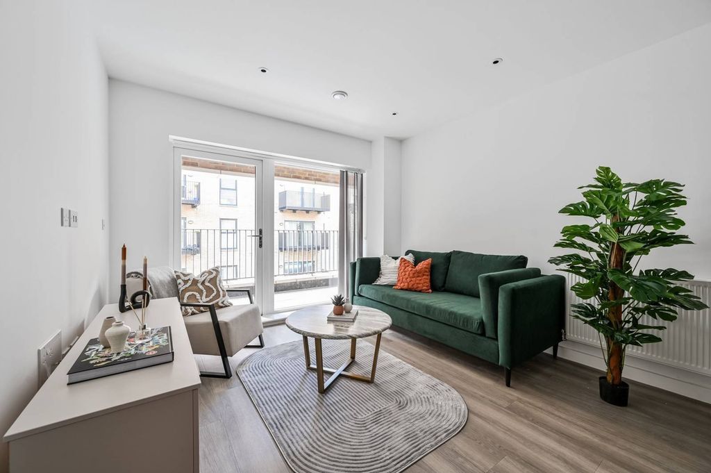 Property photo 1 of 8