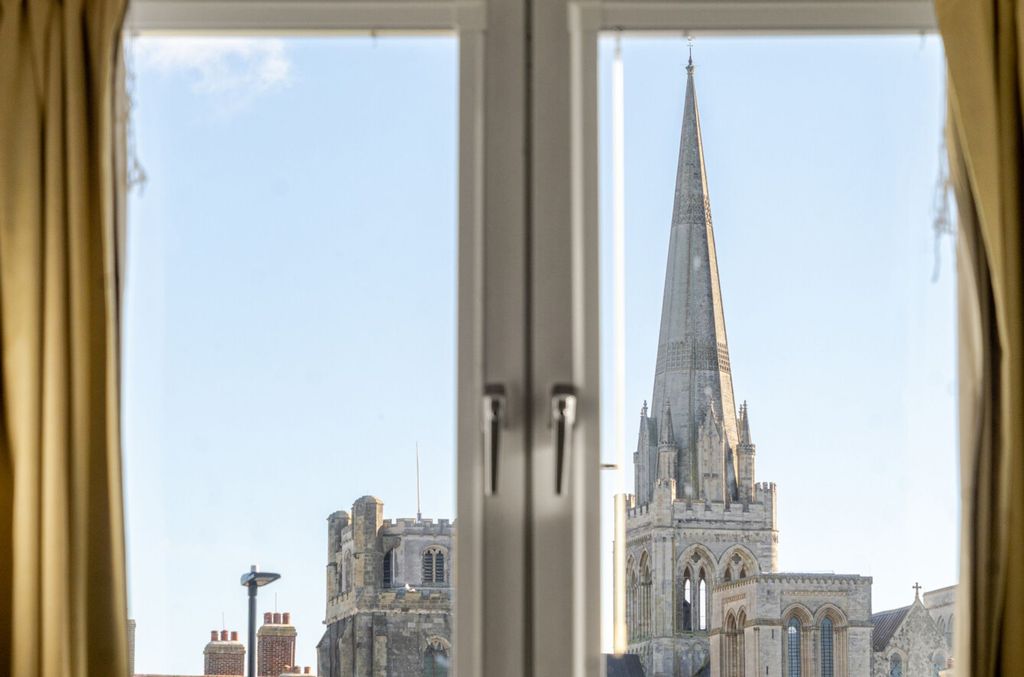 Property photo 2 of 13