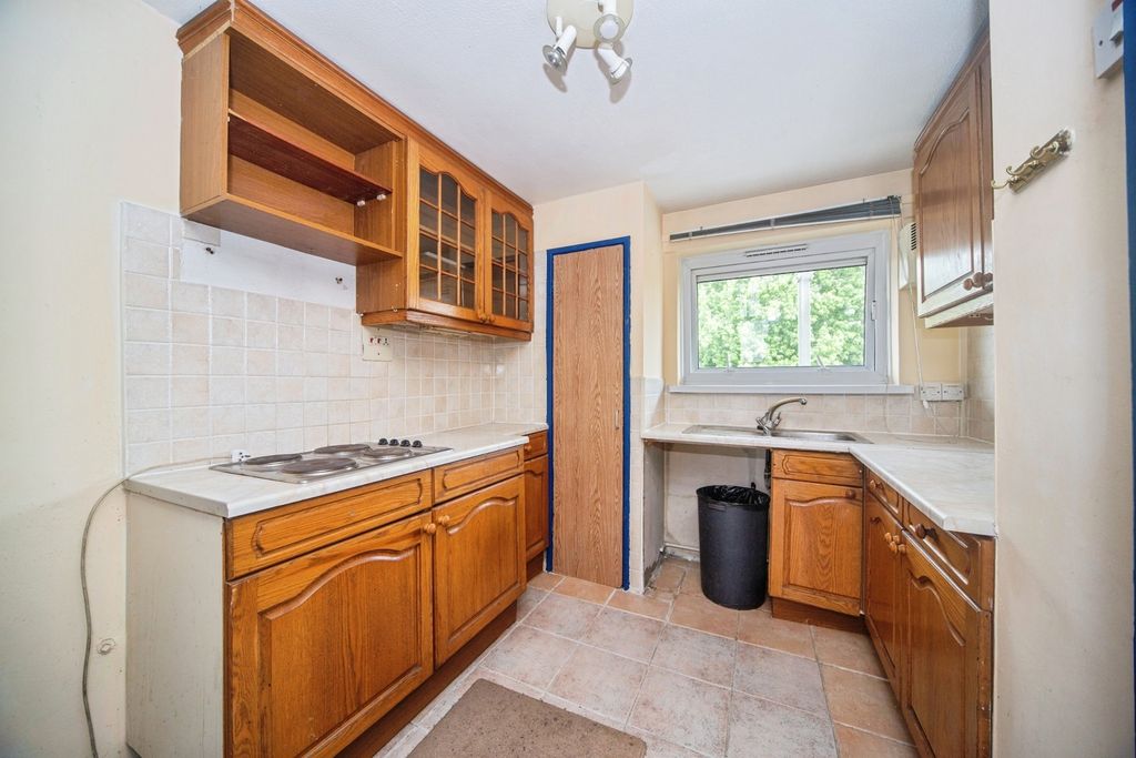 Property photo 2 of 10 Pbox-Img.Jpg