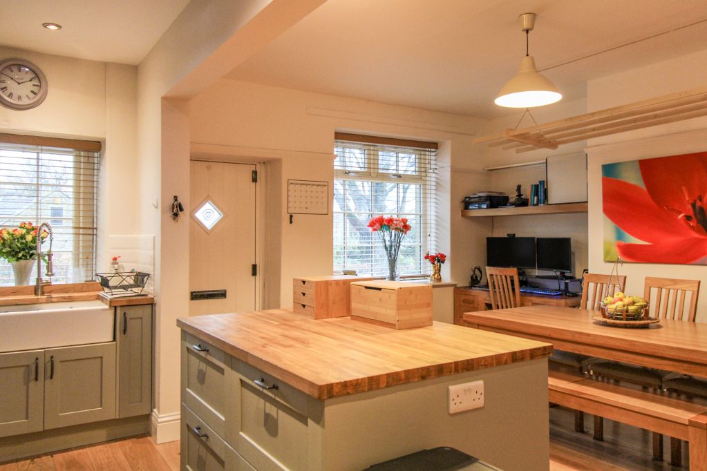 Property photo 3 of 23 Dining Kitchen