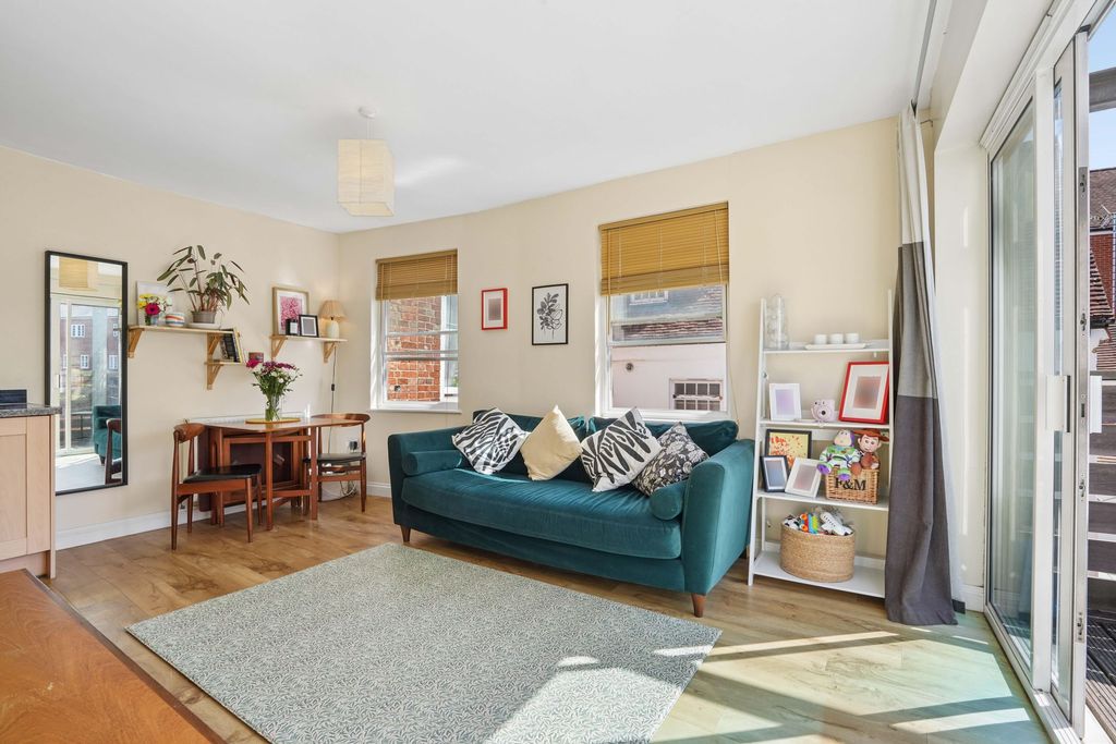 Property photo 2 of 17