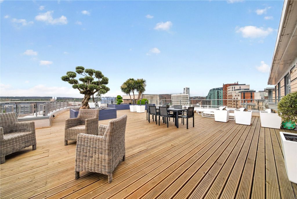 Additional image 15 of 3 bed flat for saleApartment 98, Balmoral Place, 2 Bowman Lane, Leeds, West Yorkshire LS10