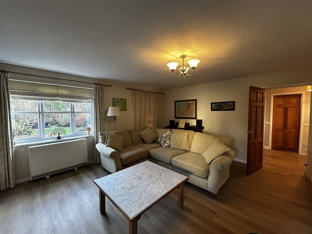 Property photo 2 of 20 Living Room