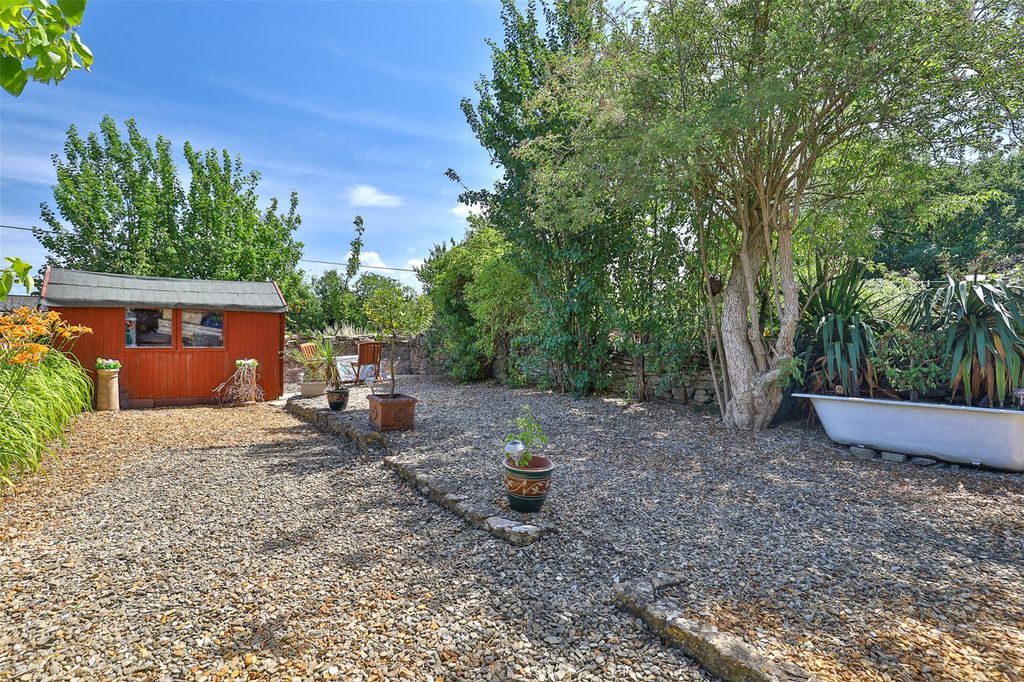 Property photo 2 of 20 Picture No. 11