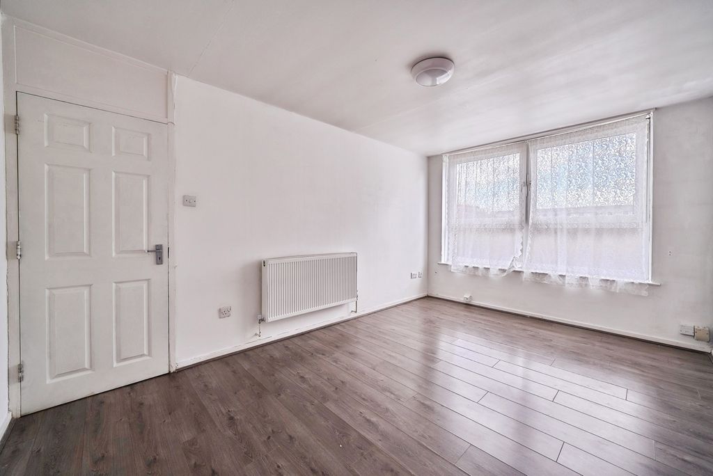 Property photo 3 of 12 Pbox-Img.Jpg