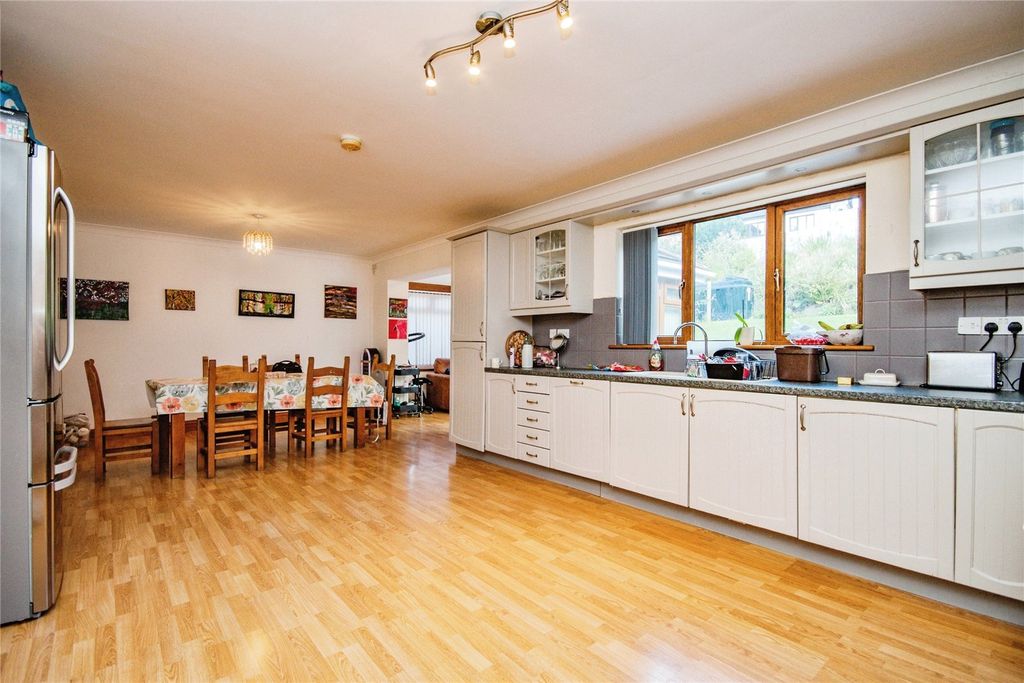 Property photo 3 of 18 Picture No. 13