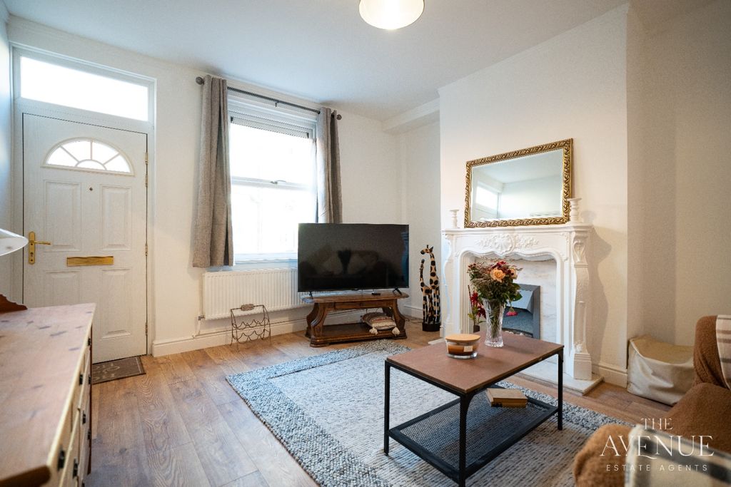 Property photo 3 of 27 4667183