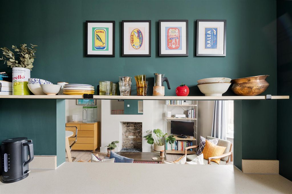 Property photo 3 of 20 Grosvenor Road, E7