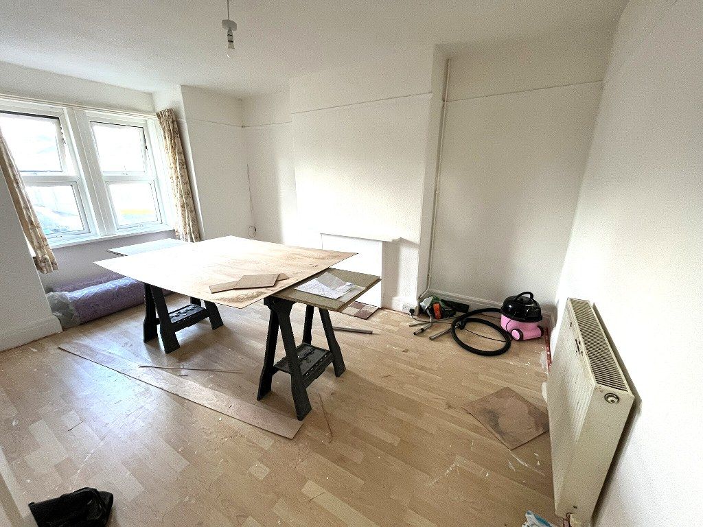 Property photo 2 of 6 Lounge