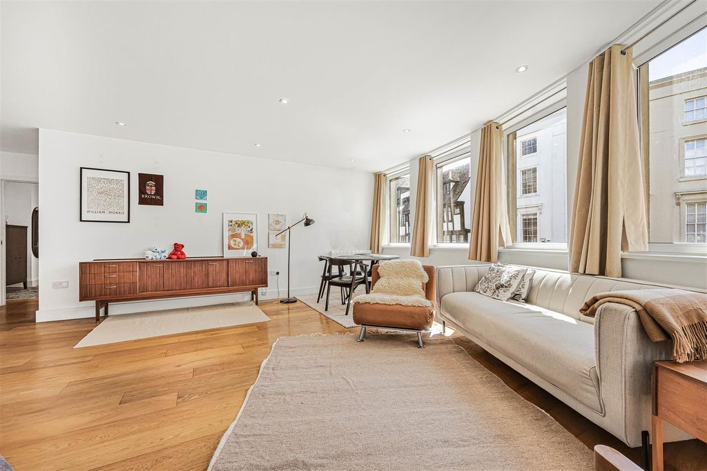 Property photo 3 of 15 16_84405.Jpg
