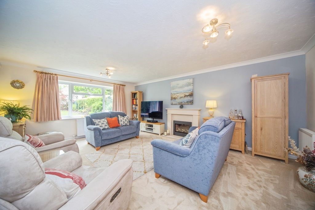 Property photo 3 of 20 Pbox-Img.Jpg