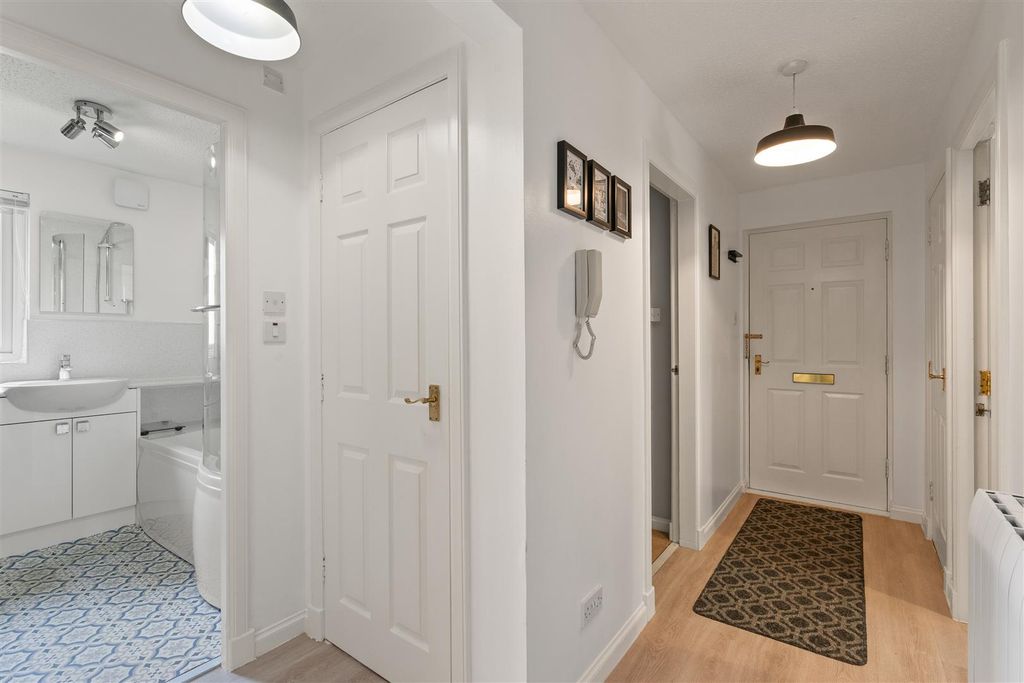 Additional image 15 of 2 bed flat for saleWaverley Cresent, Livingston EH54