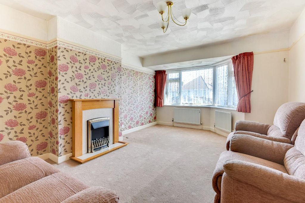 Property photo 2 of 21 11Hadlow-4.Jpg