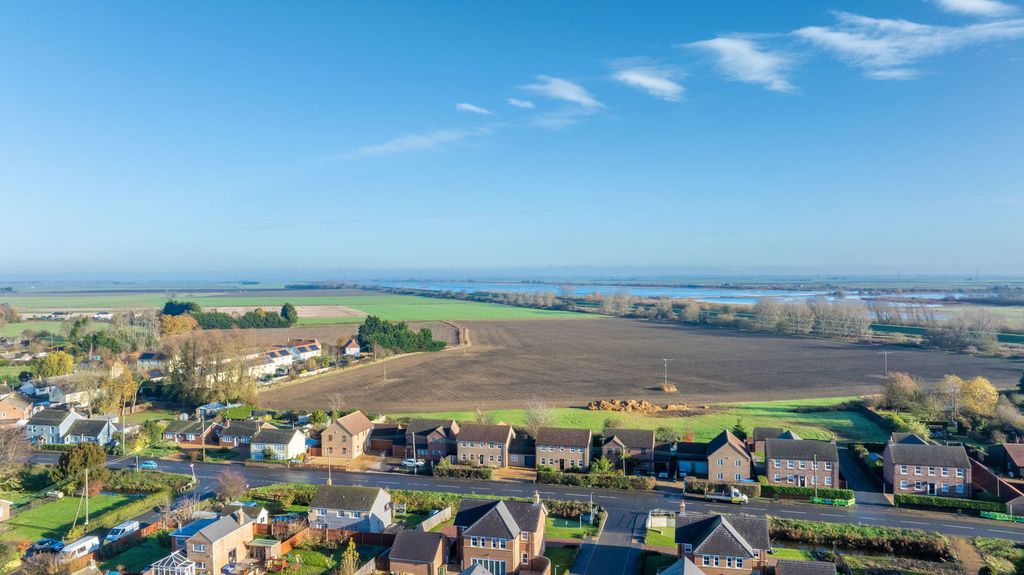 Property photo 3 of 39