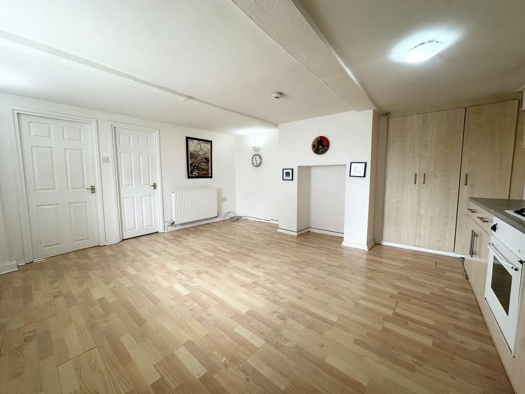 Property photo 3 of 6 Kitchen/Dining