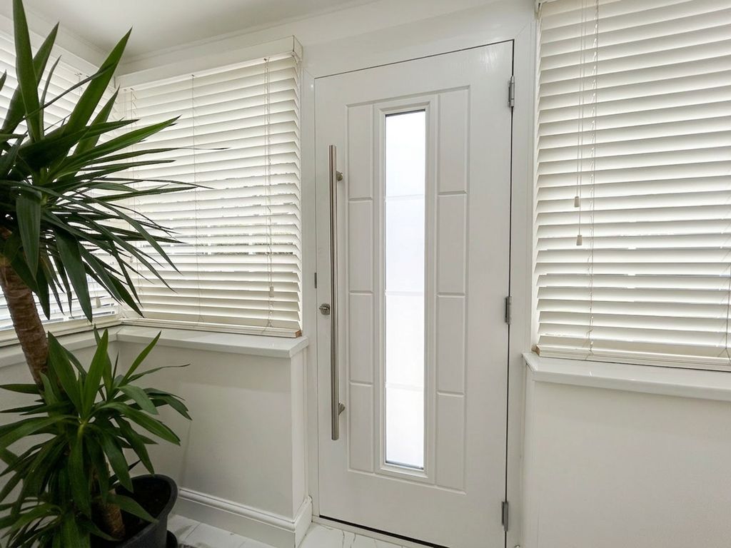 Property photo 2 of 26