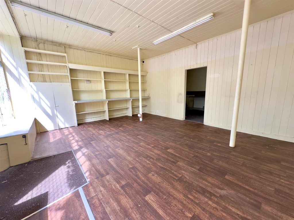 Property photo 3 of 7 Front Shop Area.Jpeg