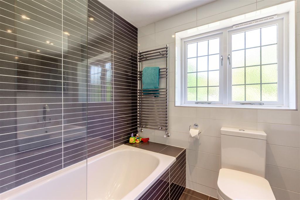 Property photo 3 of 26 Bathroom