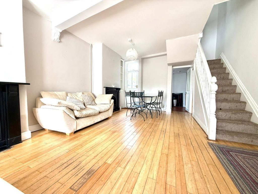 Property photo 3 of 10 9888