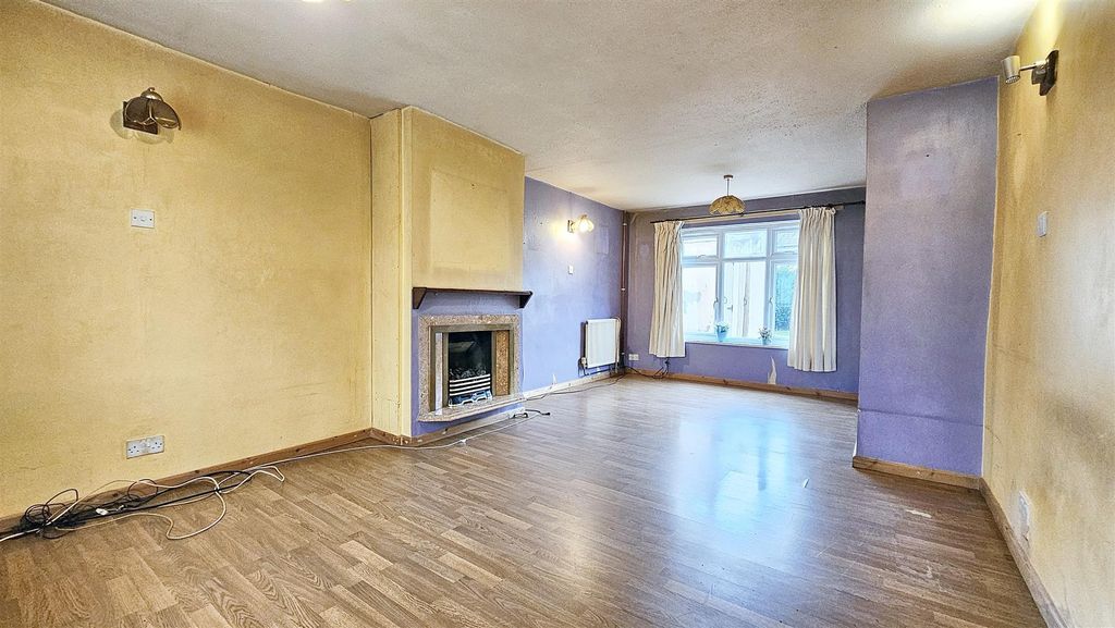 Property photo 2 of 16 20250926_152203.Jpg