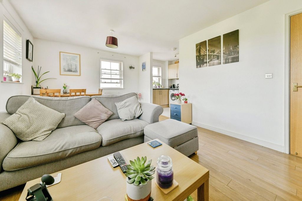 Property photo 3 of 17 Picture No. 03