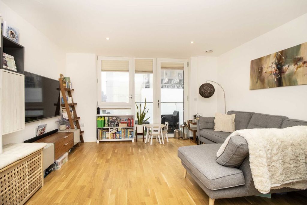 Property photo 2 of 6