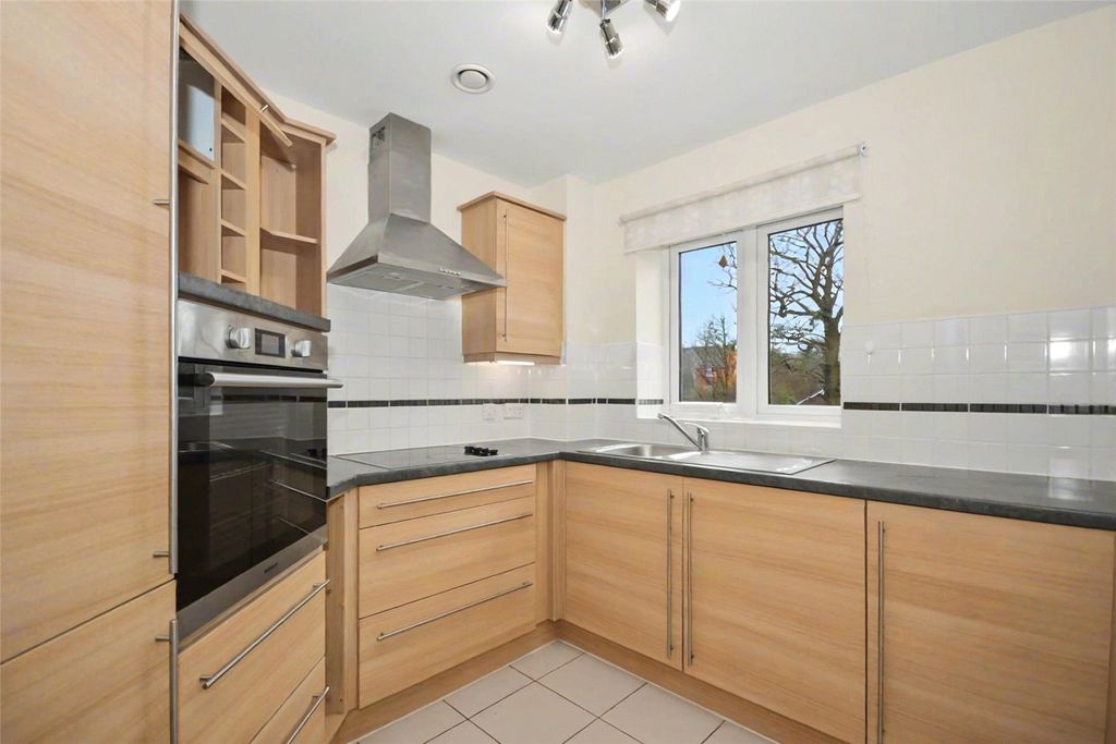 Property photo 2 of 14 Picture No. 23