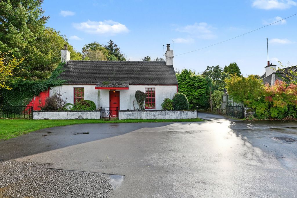 Property photo 1 of 50