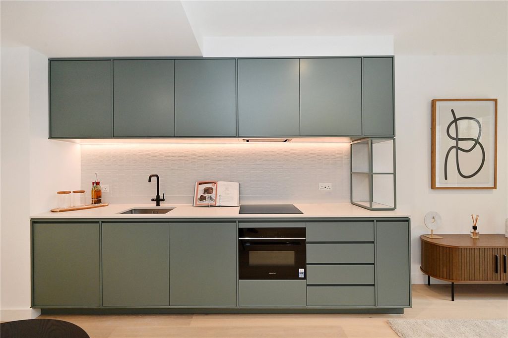 Property photo 2 of 14 Kitchen