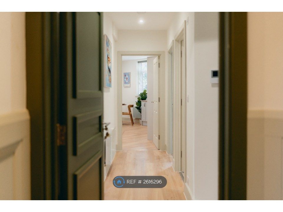 Property photo 3 of 35