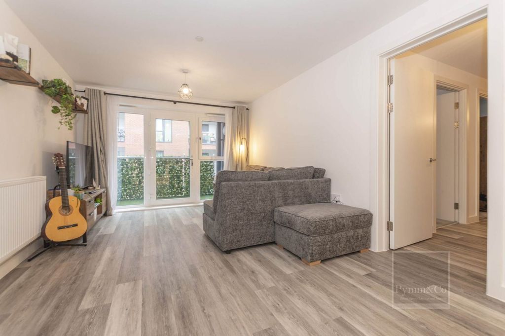 Property photo 2 of 12