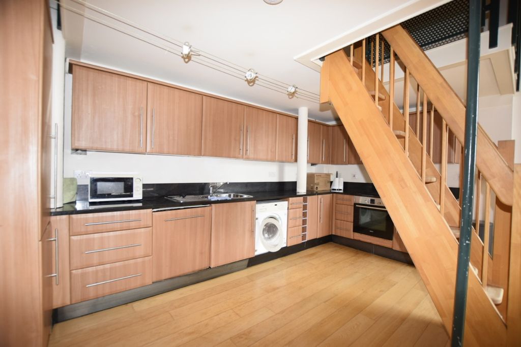 Property photo 3 of 8 1877625