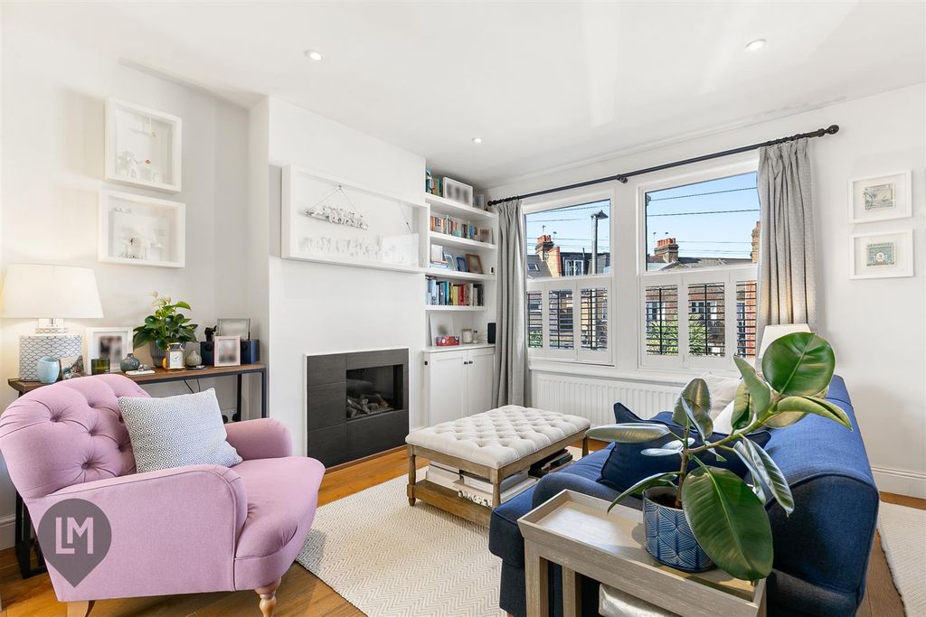 Property photo 2 of 7 Living/Dining/Kitchen